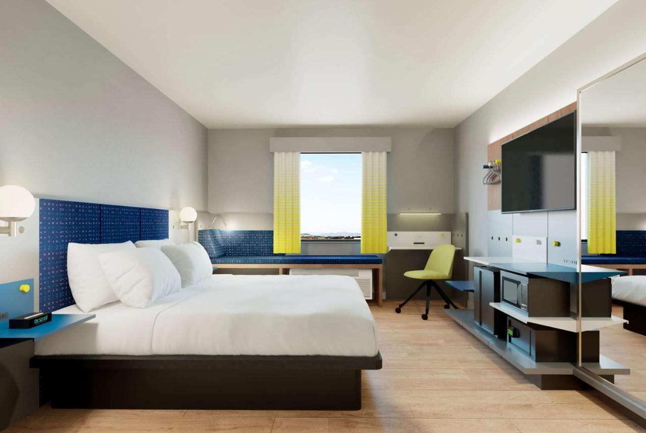 Microtel Inn & Suites By Wyndham Winchester Bagian luar foto