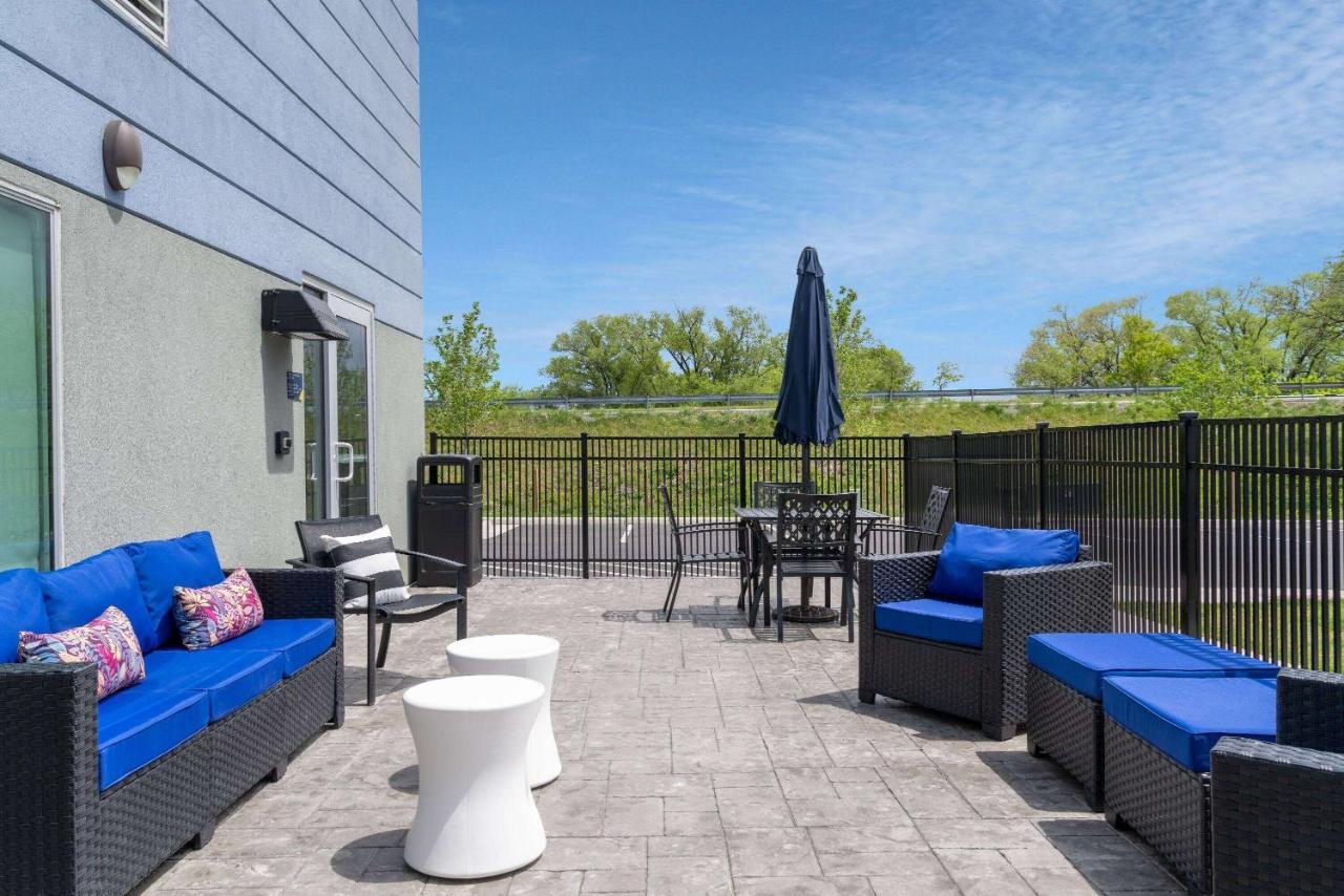 Microtel Inn & Suites By Wyndham Winchester Bagian luar foto