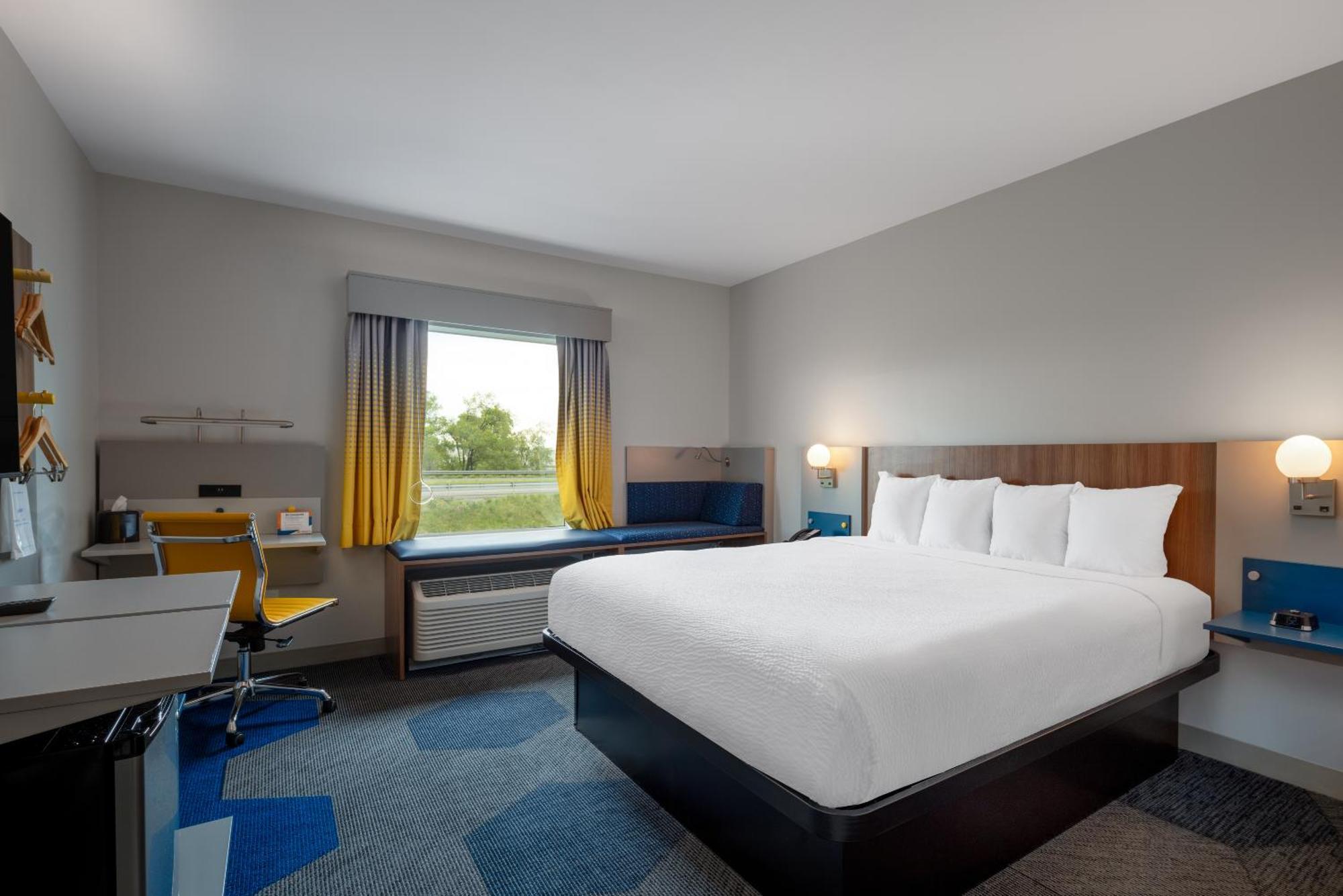 Microtel Inn & Suites By Wyndham Winchester Bagian luar foto